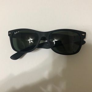 Ray Ban Polarized Wayfair Matte Black sunglasses